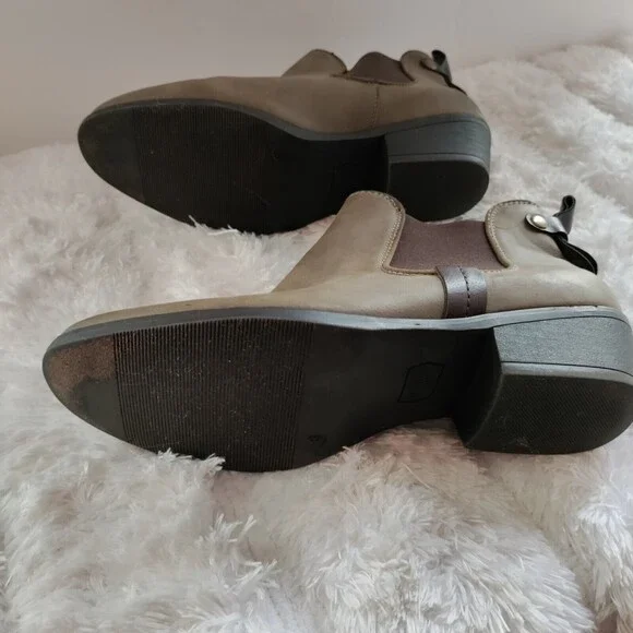 Madden Girl Ankle Boots Pull On Block Heel Women’s Size 8 Taupe Fabric - Picture 4 of 7